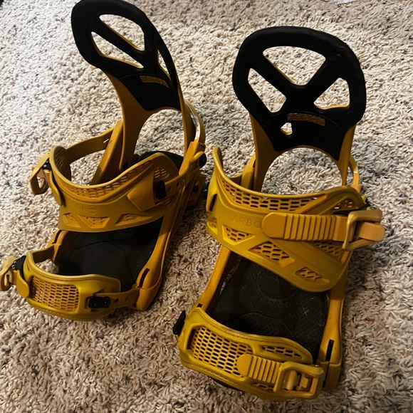 Arbor Yellow Hemlock Bindings - Picture 6 of 6